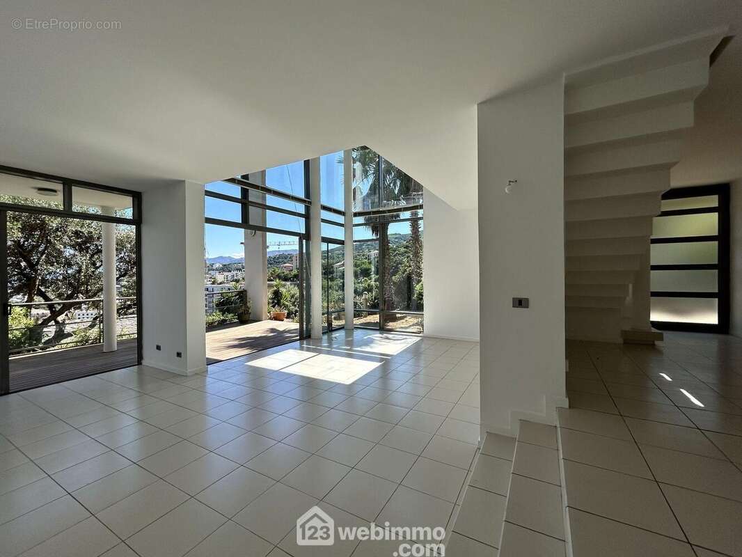 Appartement 165 m² à San-Martino-Di-Lota  - photo 15