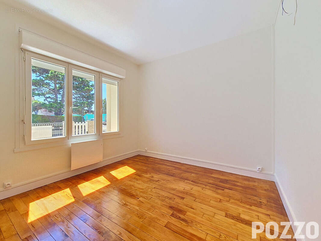 A Vendre Appartement en rez de chaussée  Courseulles-Sur-Mer (14470) - photo 3