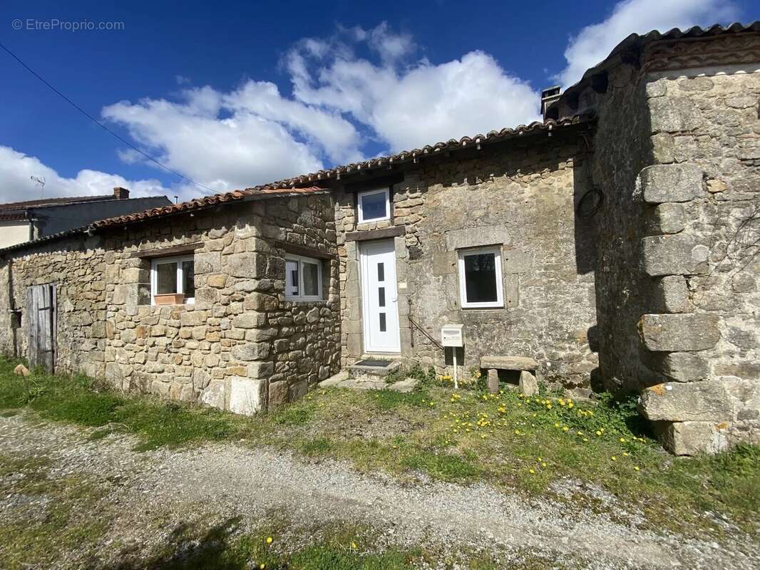 Maison à ORADOUR-SAINT-GENEST