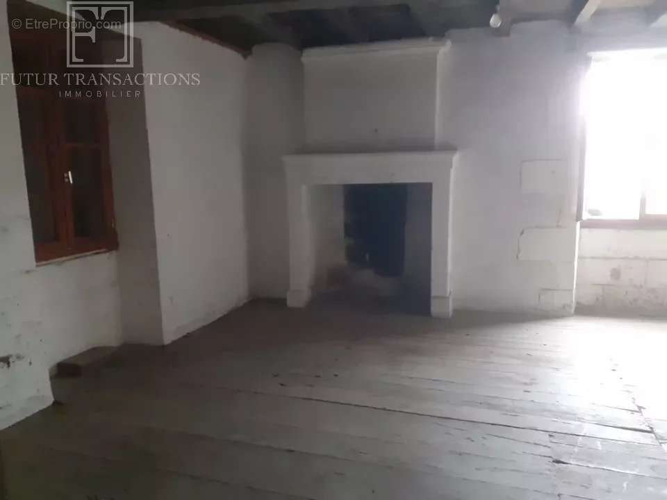 Maison à SAINTE-CROIX-DE-MAREUIL