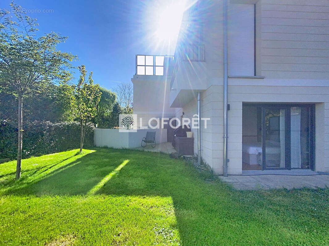 Appartement à SURESNES
