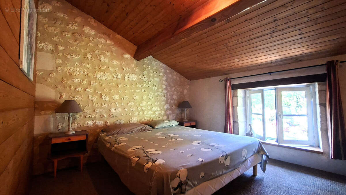 Maison 174 m² à Nancras  - photo 7