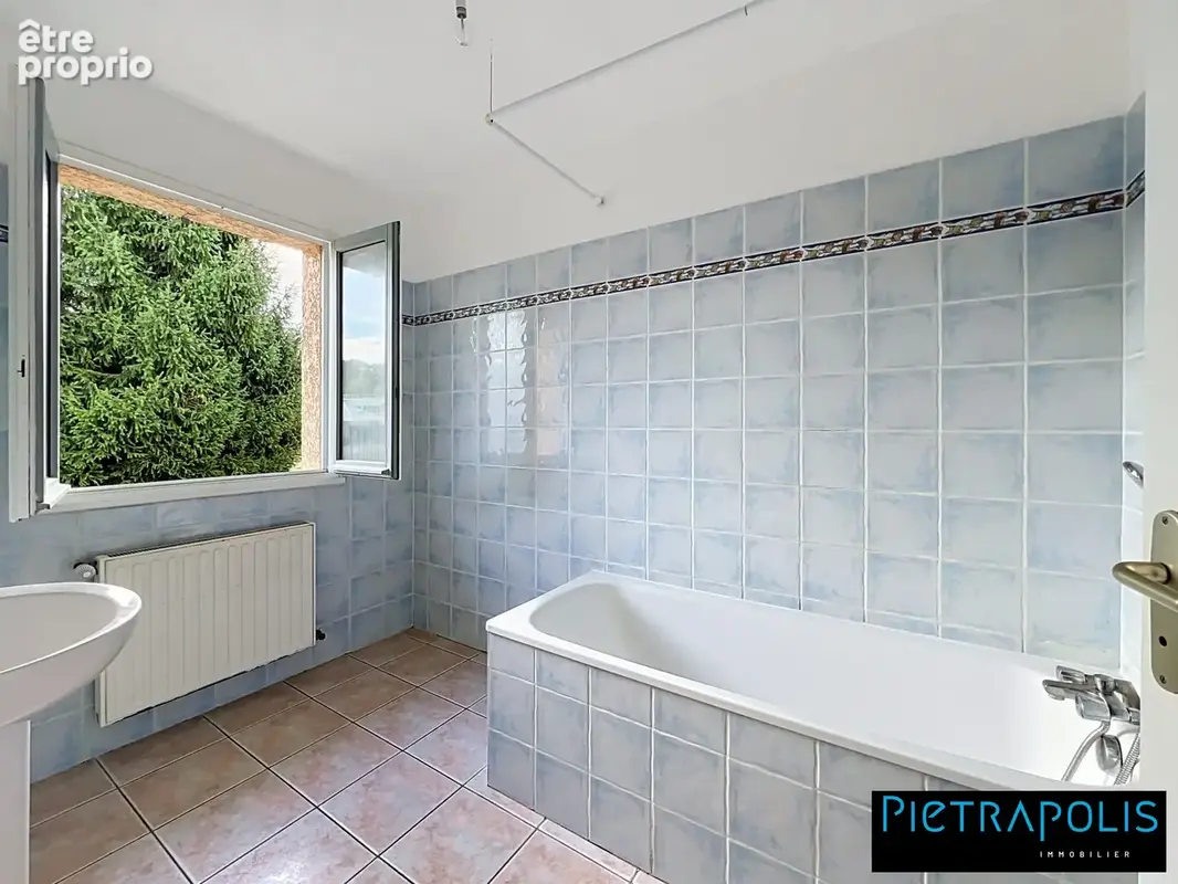 Maison 4 pièces 86 m² à vendre à Poncin (01450) - photo 8