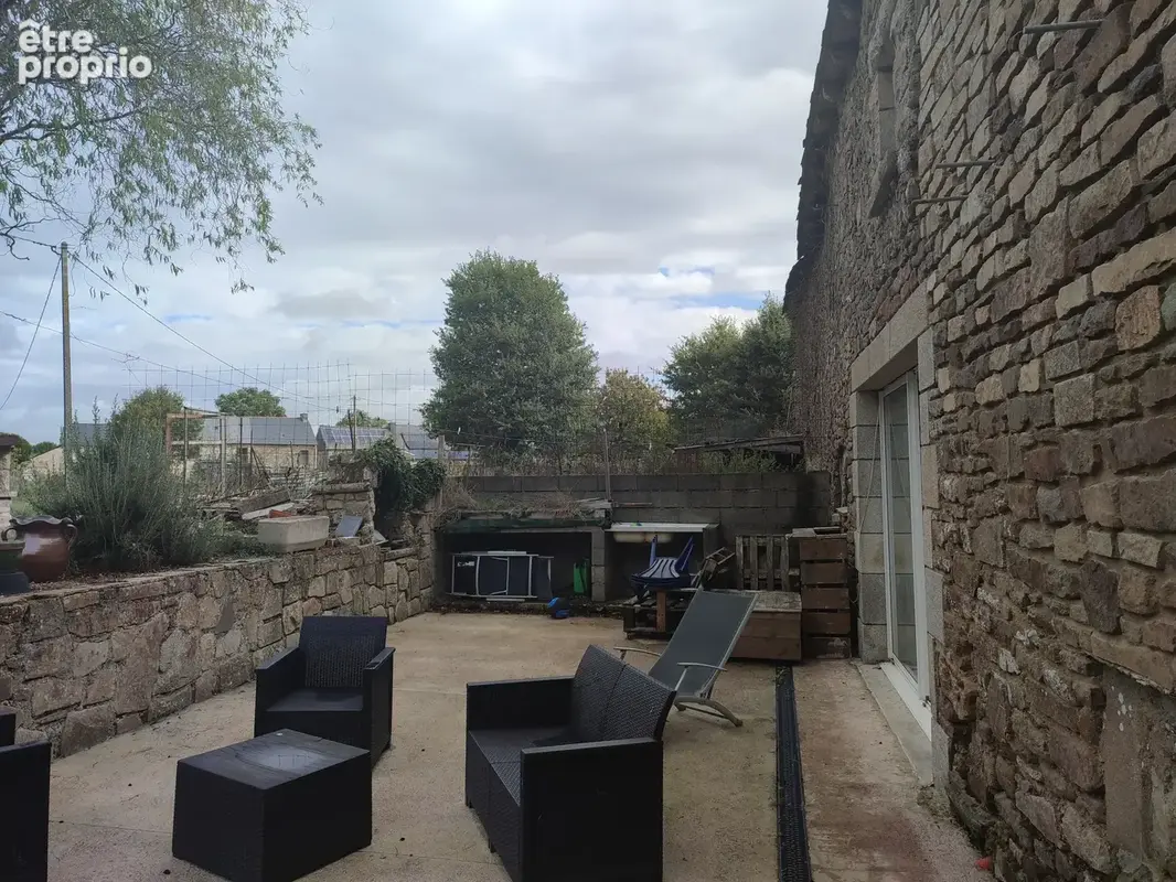 À vendre   maison de caractère avec nombreuses dépendances et terrain arboré à yvignac-la-tour - photo 10