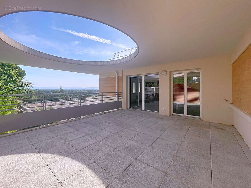 Appartement à VILLENEUVE-LES-AVIGNON