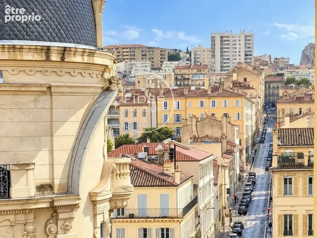 Marseille 6e – Castellane  T4 traversant de 114 m² – 7e étage – Deux balcons – Vue dégagée - photo 8