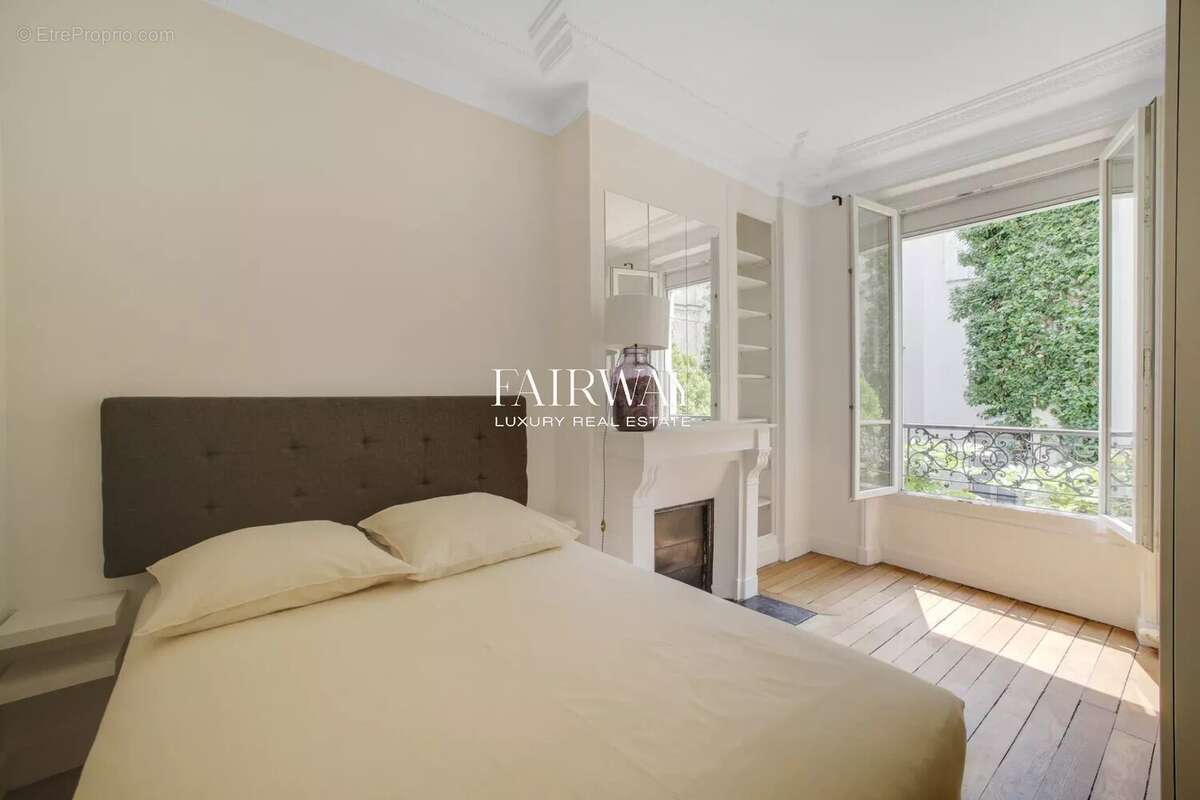 Appartement à PARIS-8E