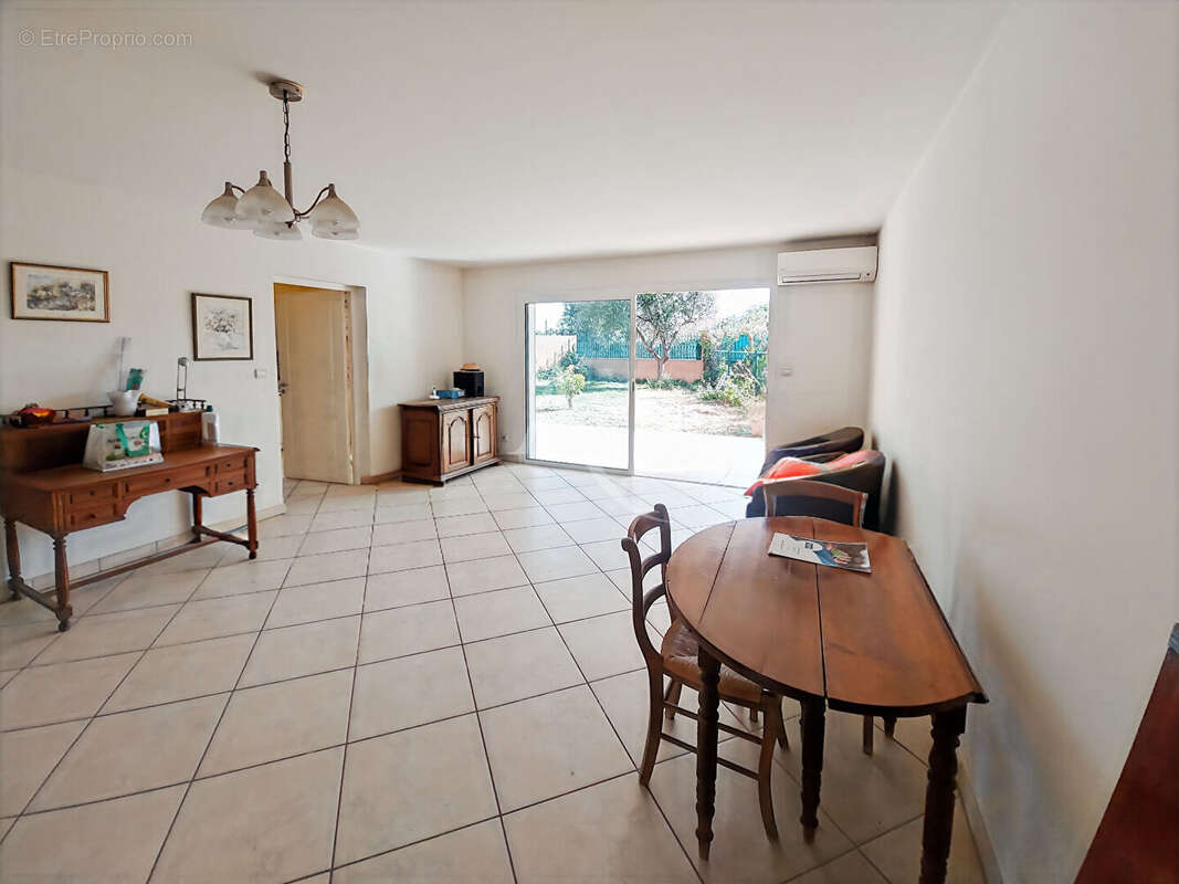 Appartement à CARQUEIRANNE