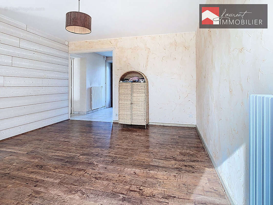 Maison à PONT-DE-VAUX