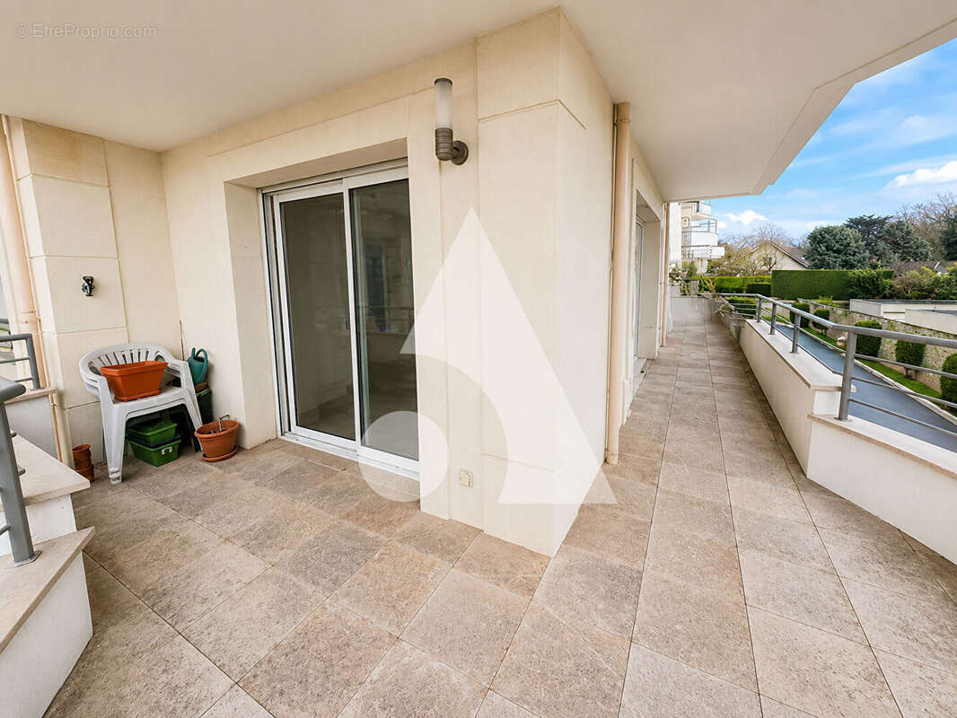 Appartement SAINTE GENEVIEVE DES 3 pièces 79.35m² - photo 6