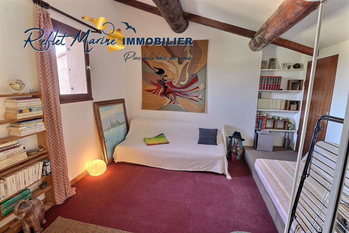 Appartement à SAINT-CYR-SUR-MER