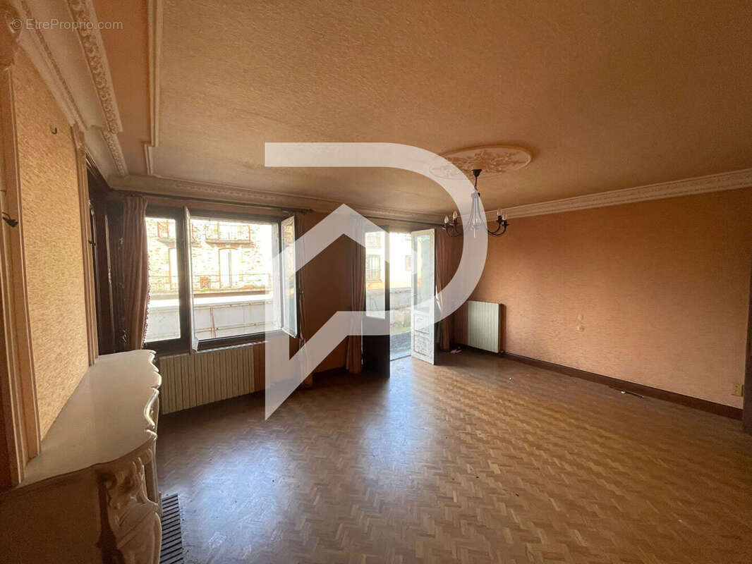 Appartement à BAGNAC-SUR-CELE