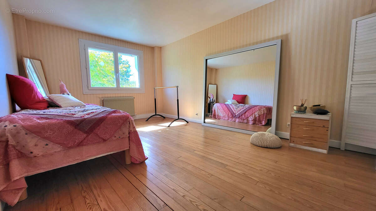 Maison à CIVRAC-DE-BLAYE