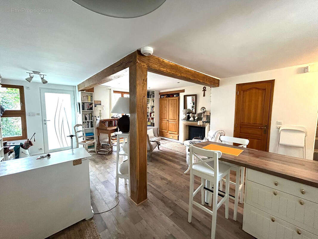 Appartement à L'HAY-LES-ROSES