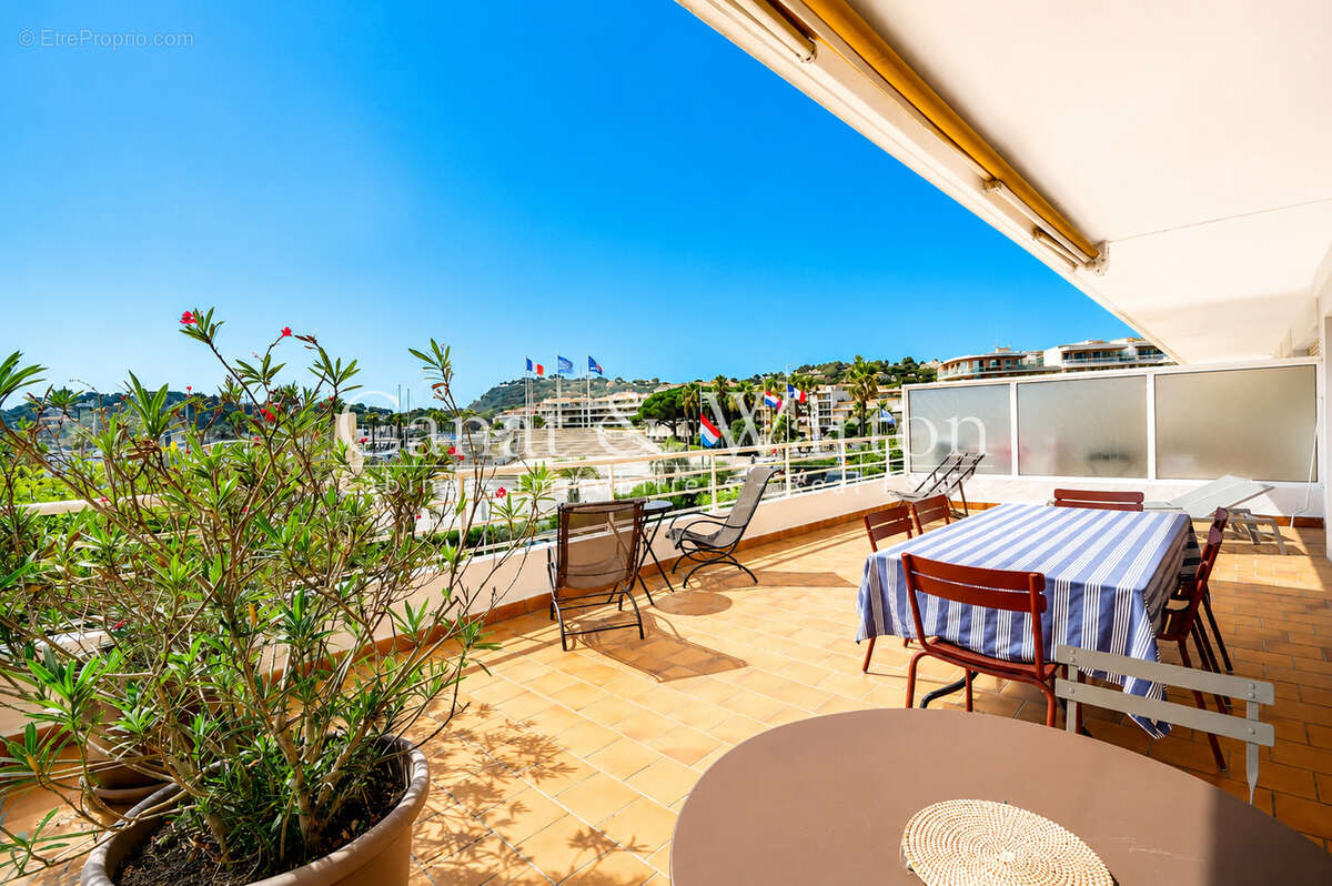 Front de mer à cavalaire: t 2 avec une vue panoramique & grande terrasse - photo 10