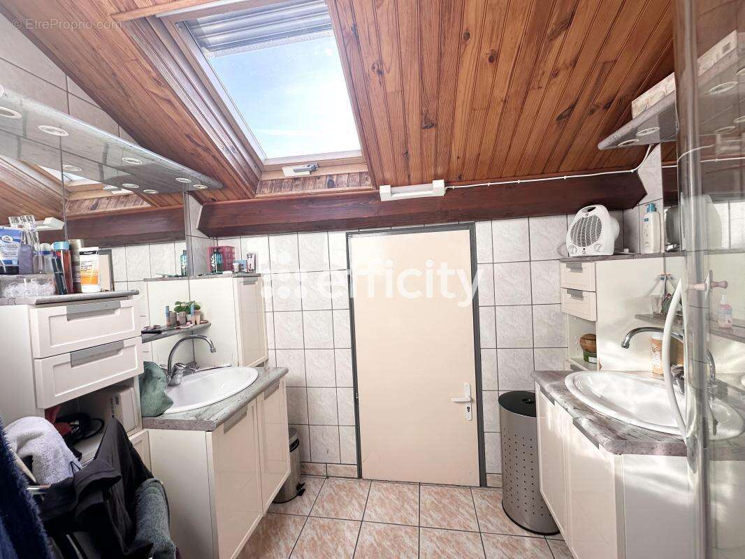 Maison à DECINES-CHARPIEU