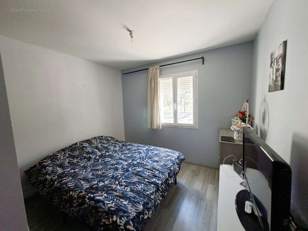 Maison à COURS-DE-PILE