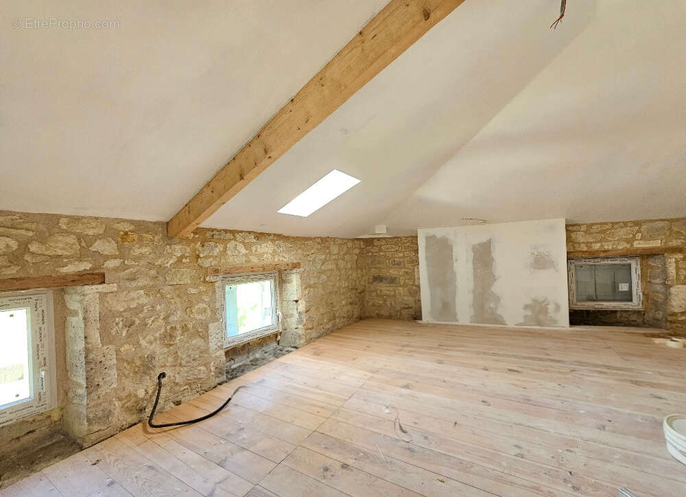 Maison à MOUTHIERS-SUR-BOEME