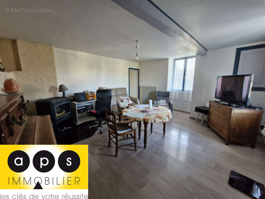 Maison à VILLENEUVE-D&#039;AVAL