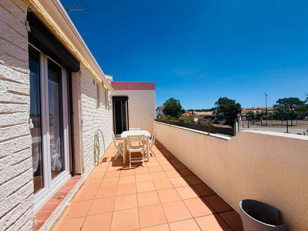 Le barcarès   appartement t3 avec vue dégagée, proche de la mer, avec parking privé - photo 11