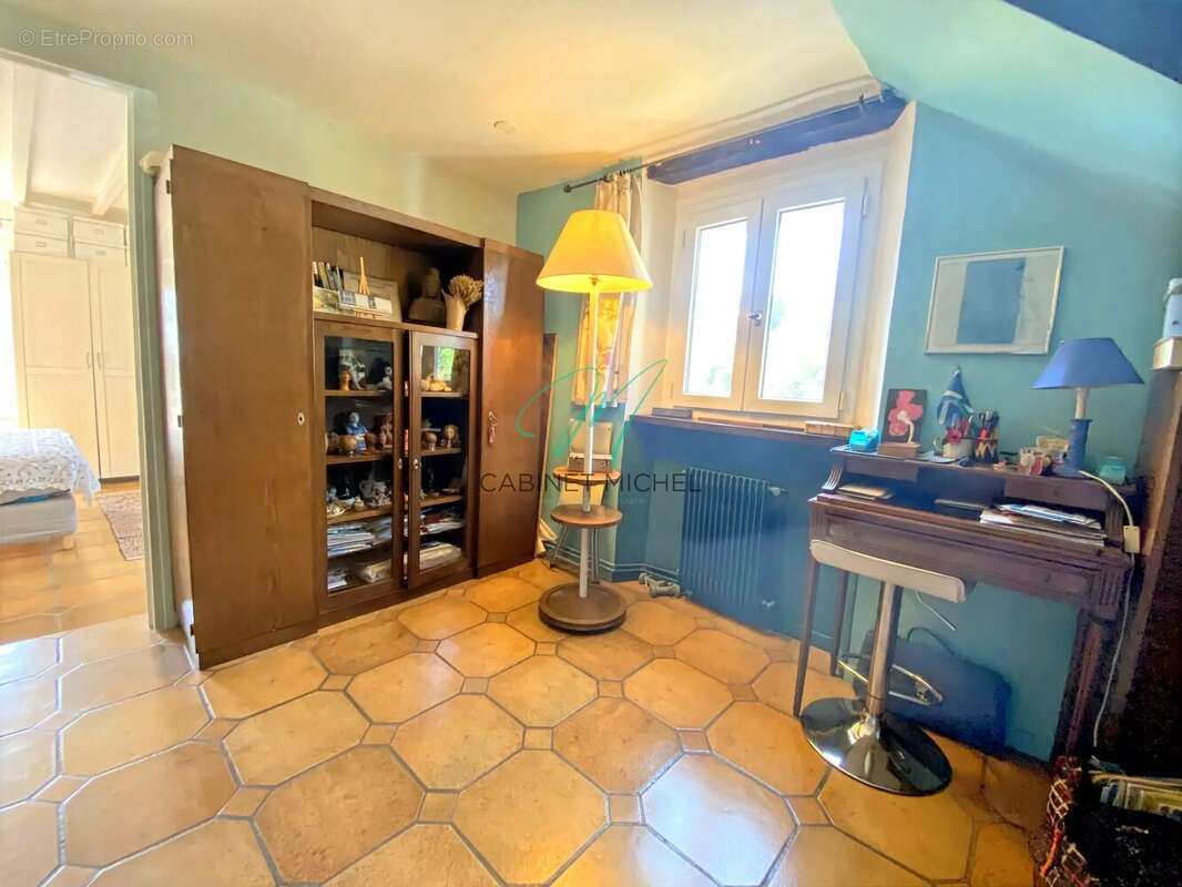 Appartement à ROQUEFORT-LES-PINS