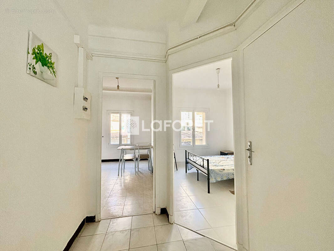 Appartement à MARSEILLE-4E