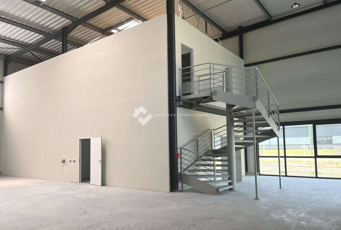 Commerce 5240 m² à Escource  - photo 5