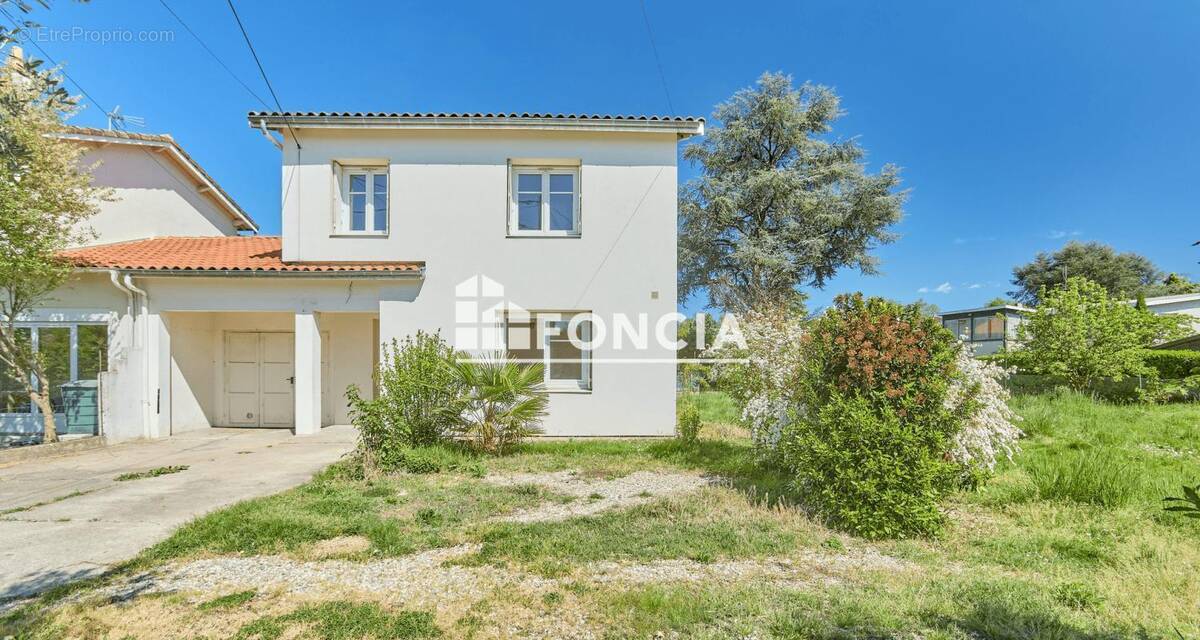 Maison à LE PASSAGE