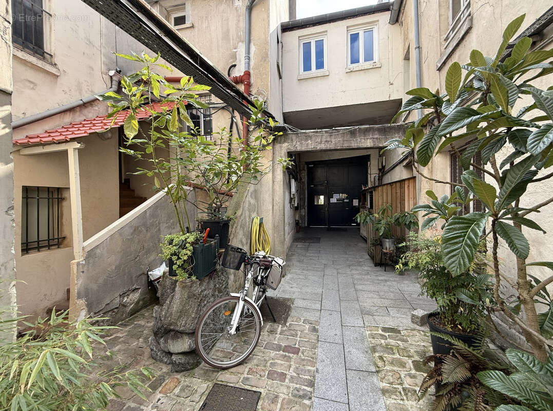 Appartement à PARIS-11E