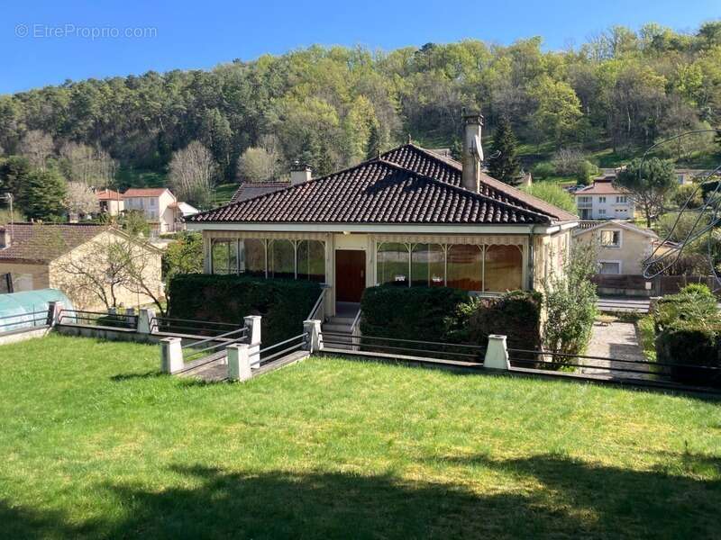 Maison à NOTRE-DAME-DE-SANILHAC