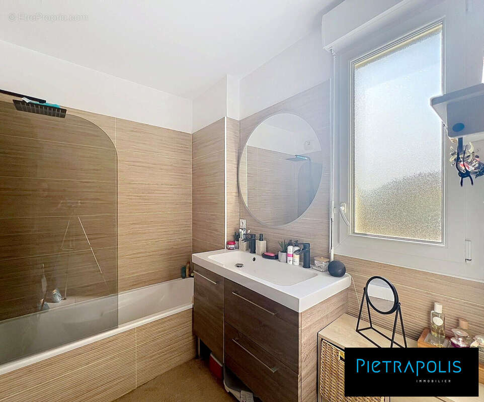 Appartement à RILLIEUX-LA-PAPE