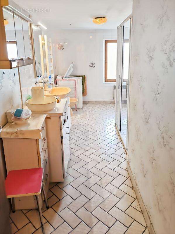 A SAISIR : ancien corps de ferme avec fort potentiel ! - photo 16
