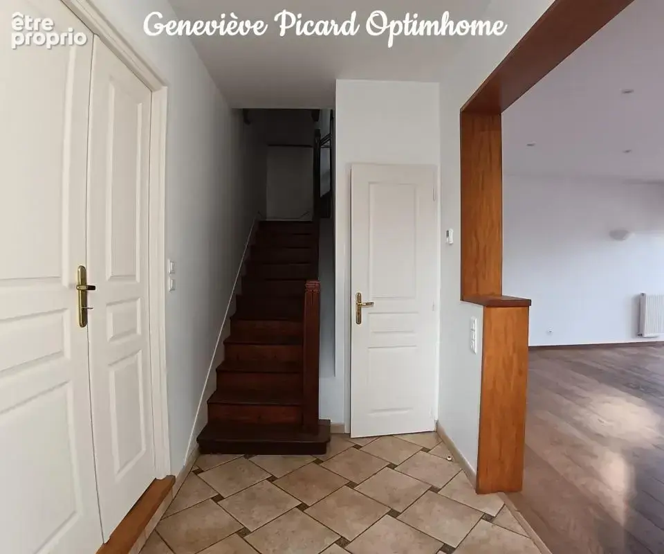 ​Maison de caractère en pierre de 189 m² — 5 chambres, dépendance et cour en cœur de bourg - photo 7