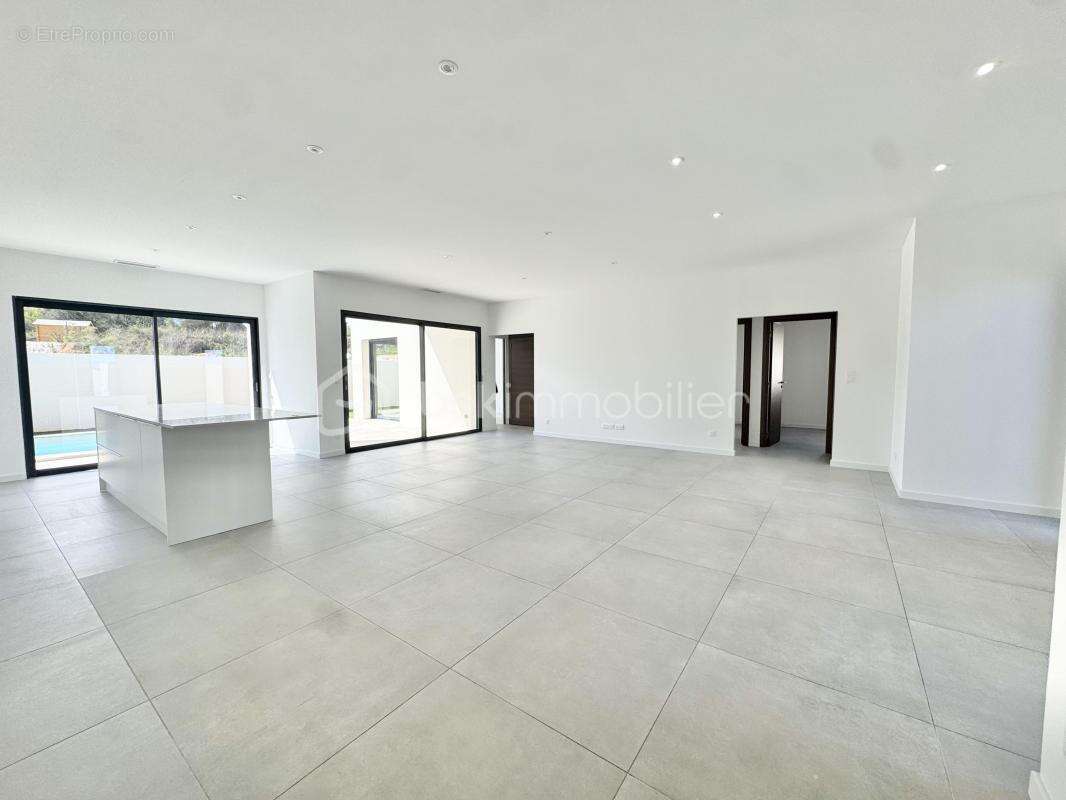 Villa contemporaine T4 de plain-pied 120m2 ,garage et piscine - photo 3