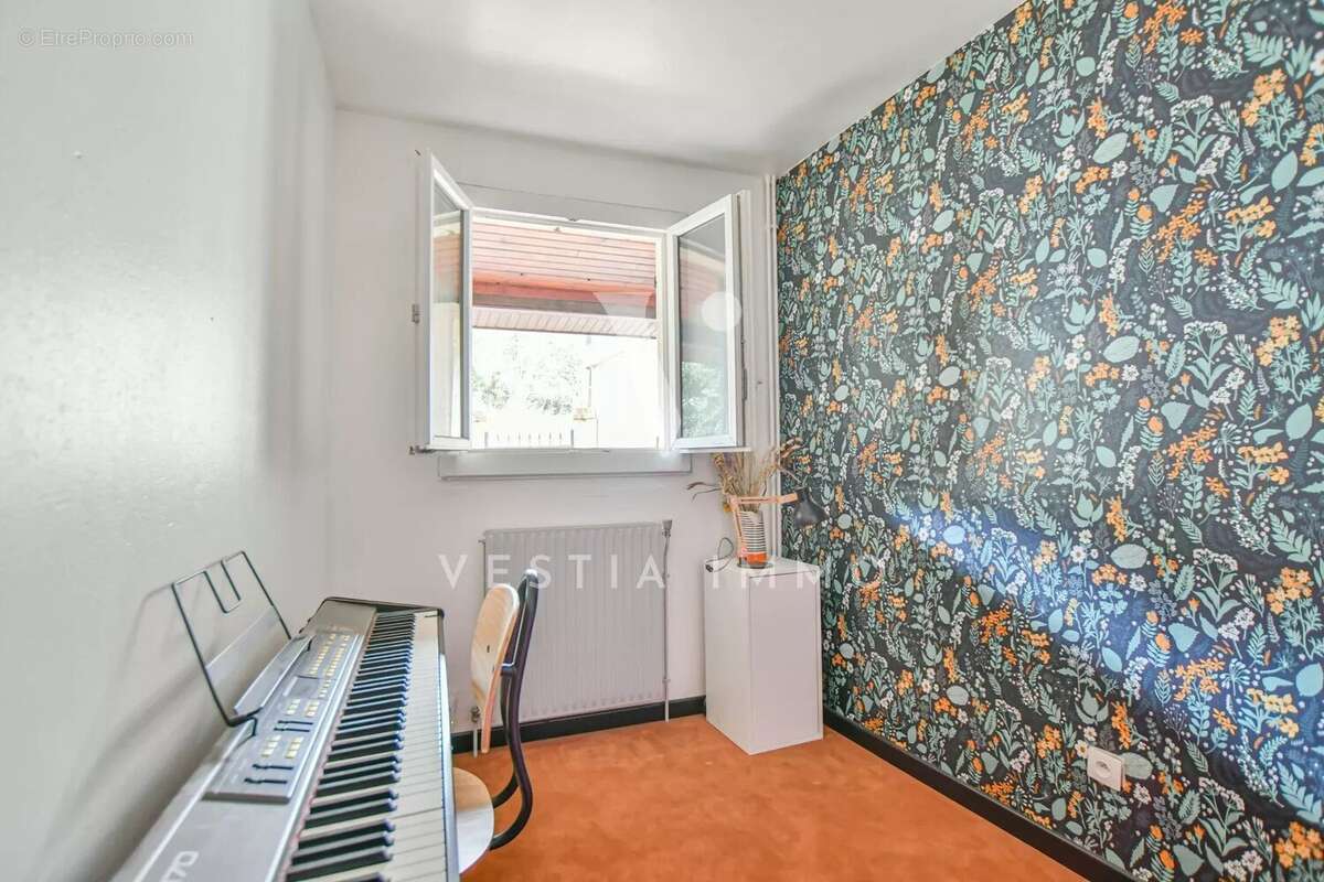 Maison familiale ou investisseurs/Coliving avec fort potentiel  – 157 m² au sol + 80 m² d’annexes – Jardin sans vis-à-vis - photo 8