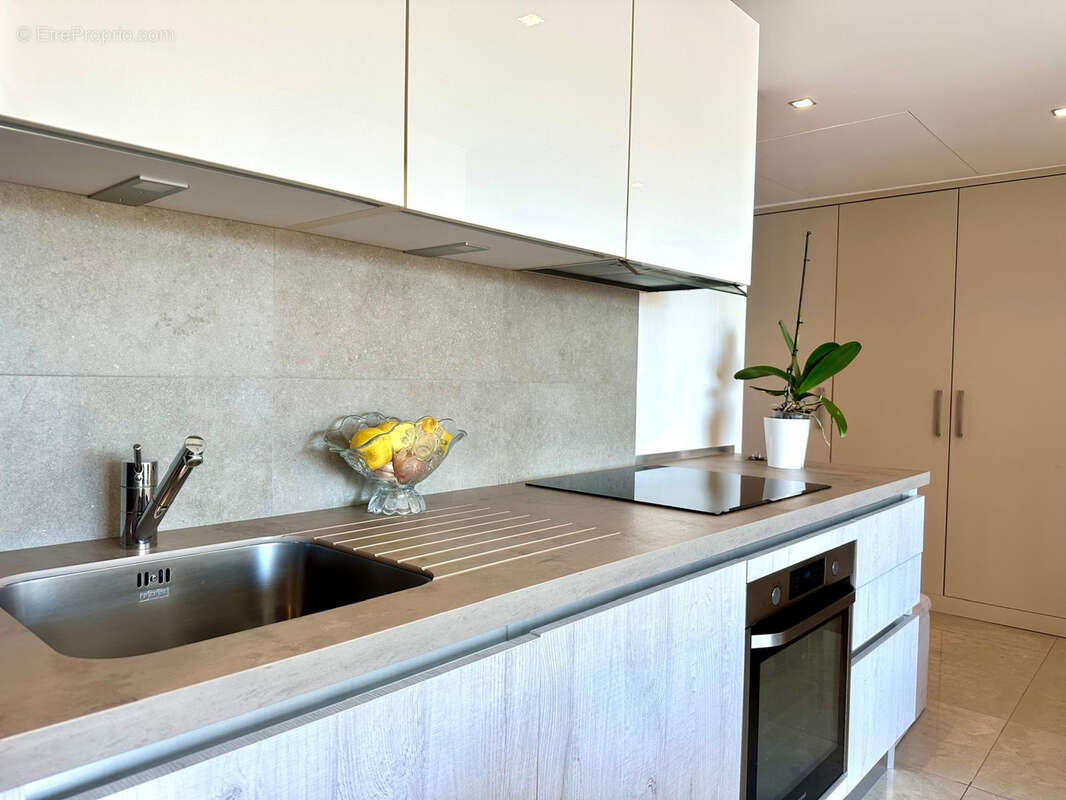 Appartement à ROQUEBRUNE-CAP-MARTIN