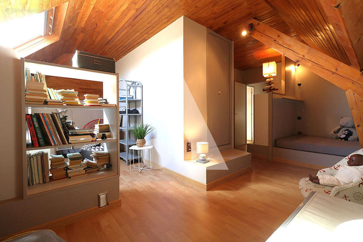 Maison d'architecte avec piscine 9 pièces 232.74 m² - photo 14