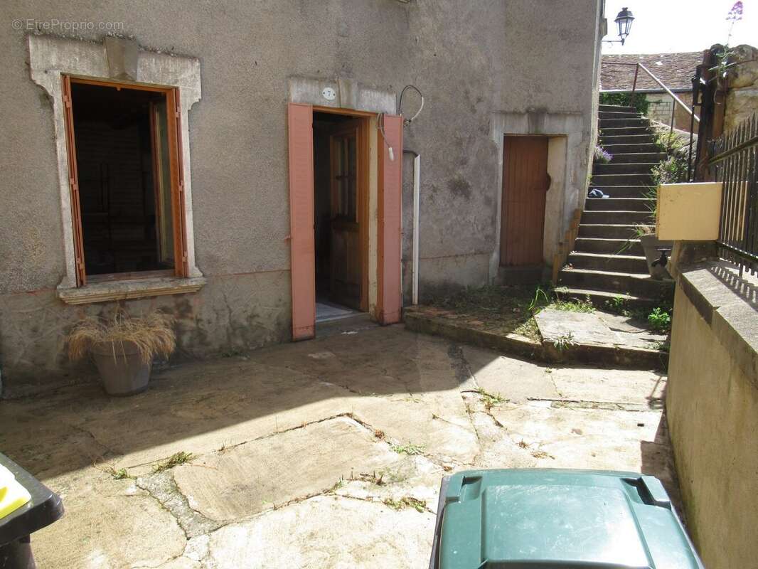 Maison à AVOISE