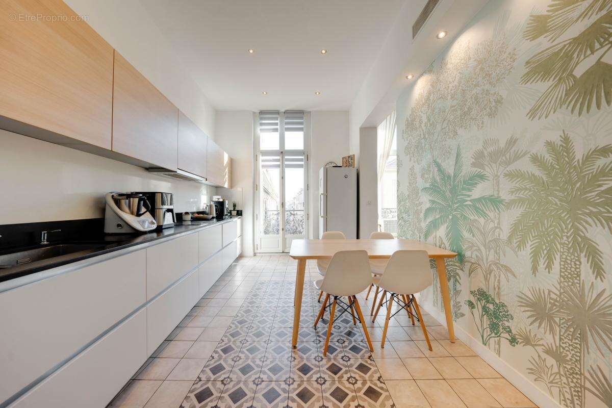 Appartement à MARSEILLE-6E