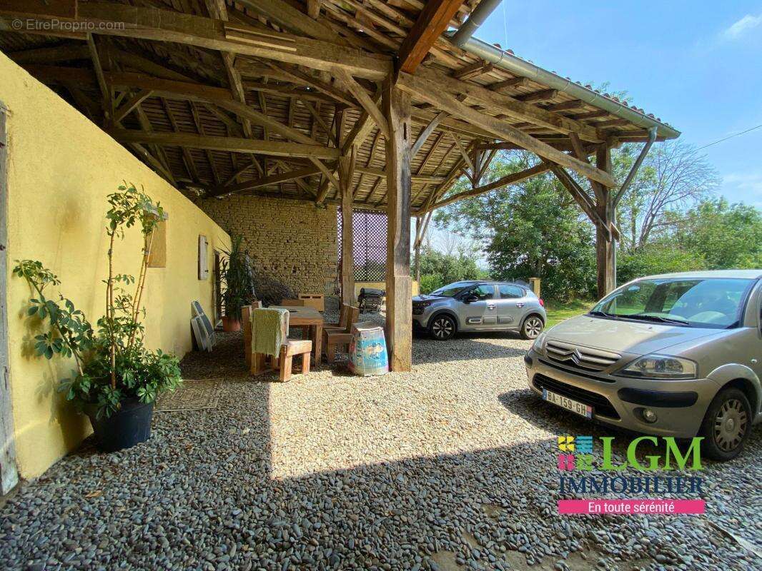 Maison à MONTESQUIEU-GUITTAUT