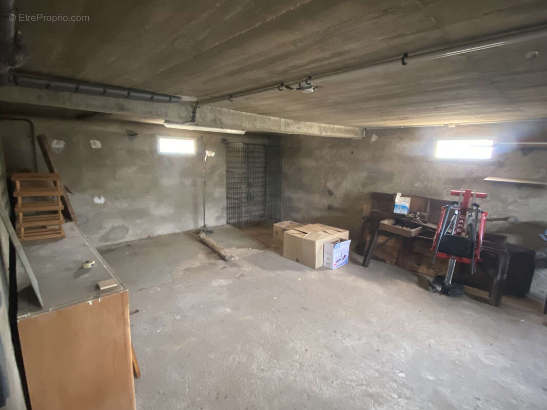 Maison à SAINT-YZAN-DE-SOUDIAC