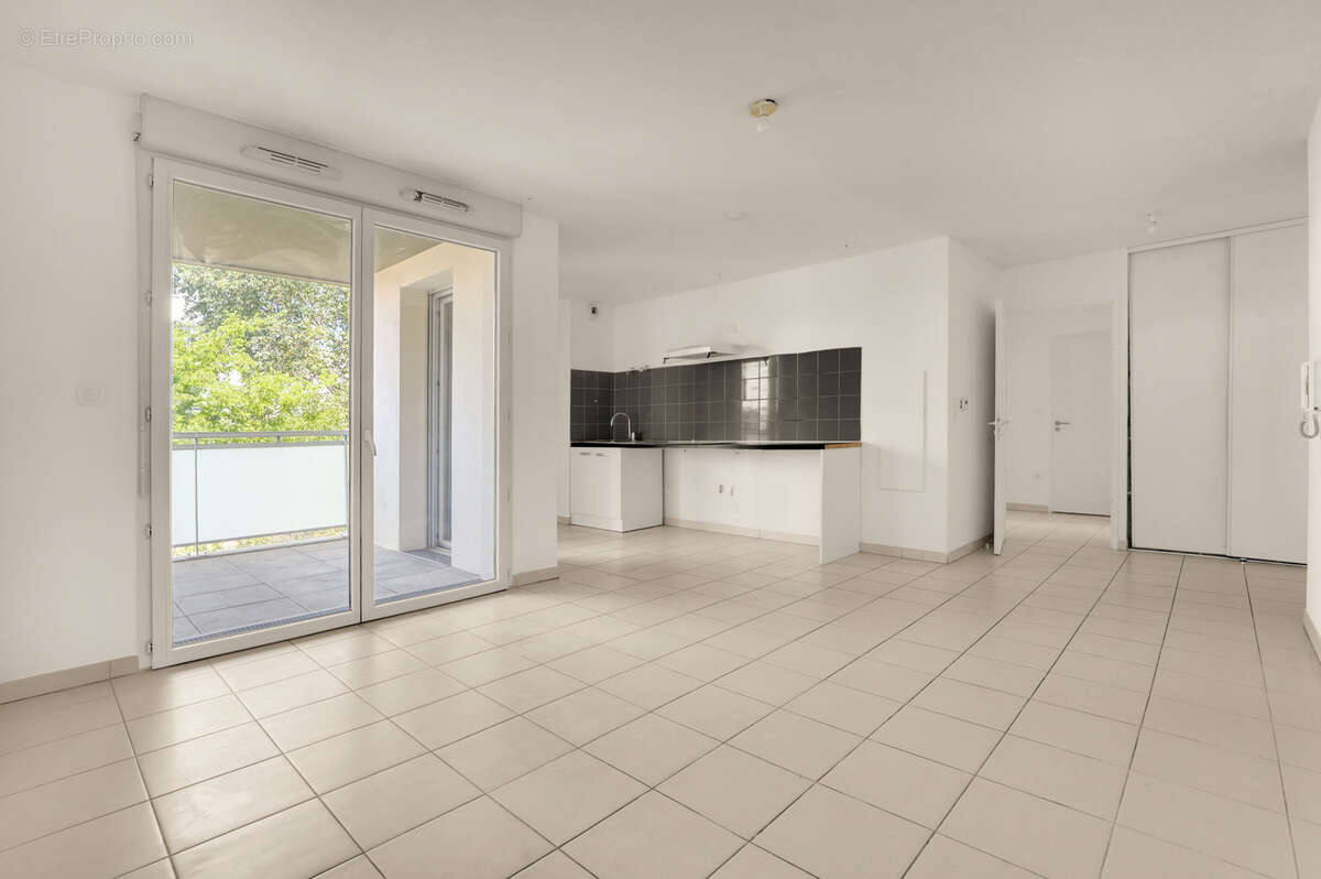 Nouveauté ! Appartement T3 de 60,07 m2 au 1er étage   Secteur Grand Selve. - photo 2