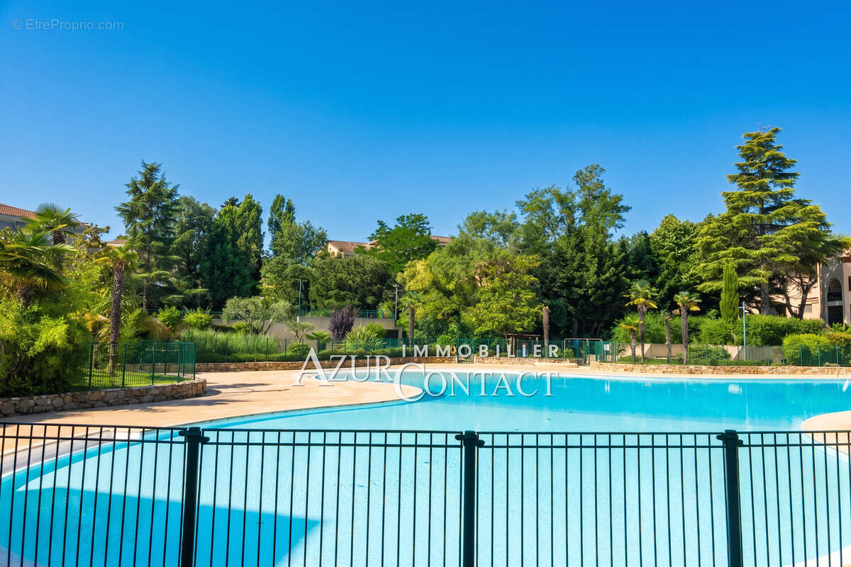 Appartement à MOUGINS