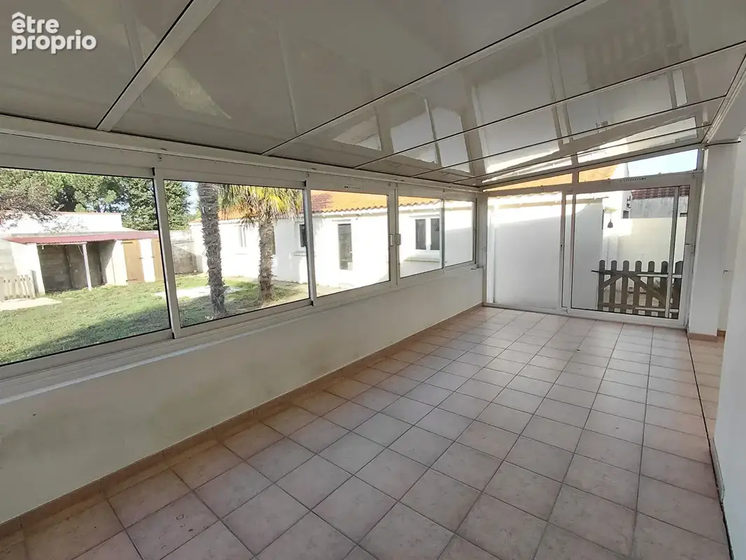 Maison entierement renovee de 126 m² dans le centre ville de challans - photo 8