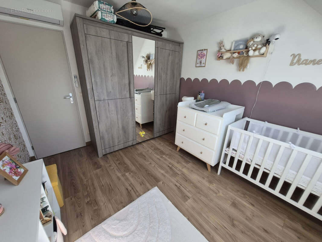 Maison à LA QUEUE-LES-YVELINES