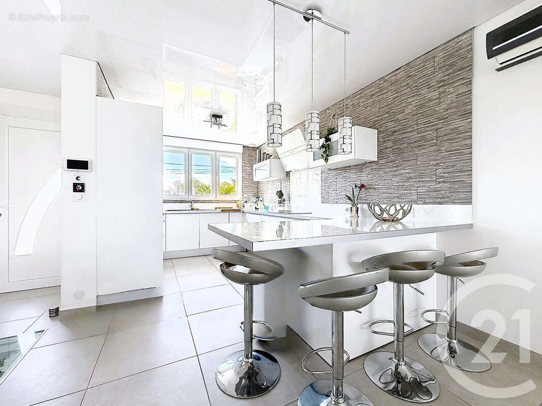 Maison à SAINT-PARRES-AUX-TERTRES