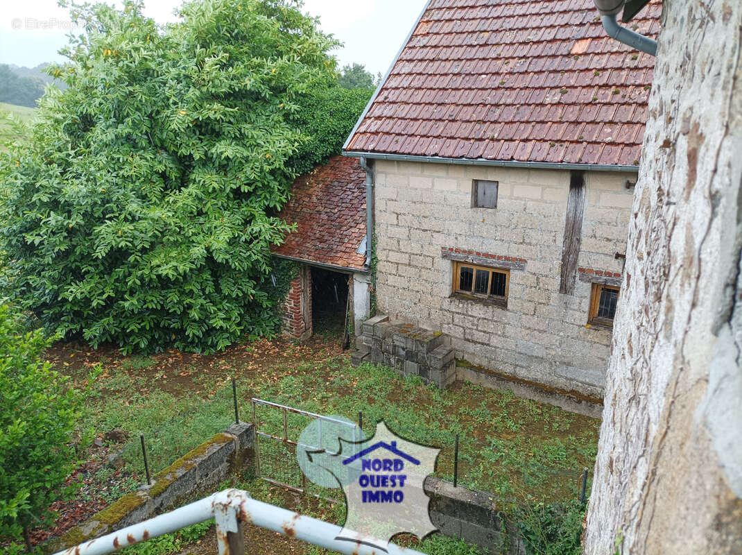Maison à SAINT-BOMER-LES-FORGES