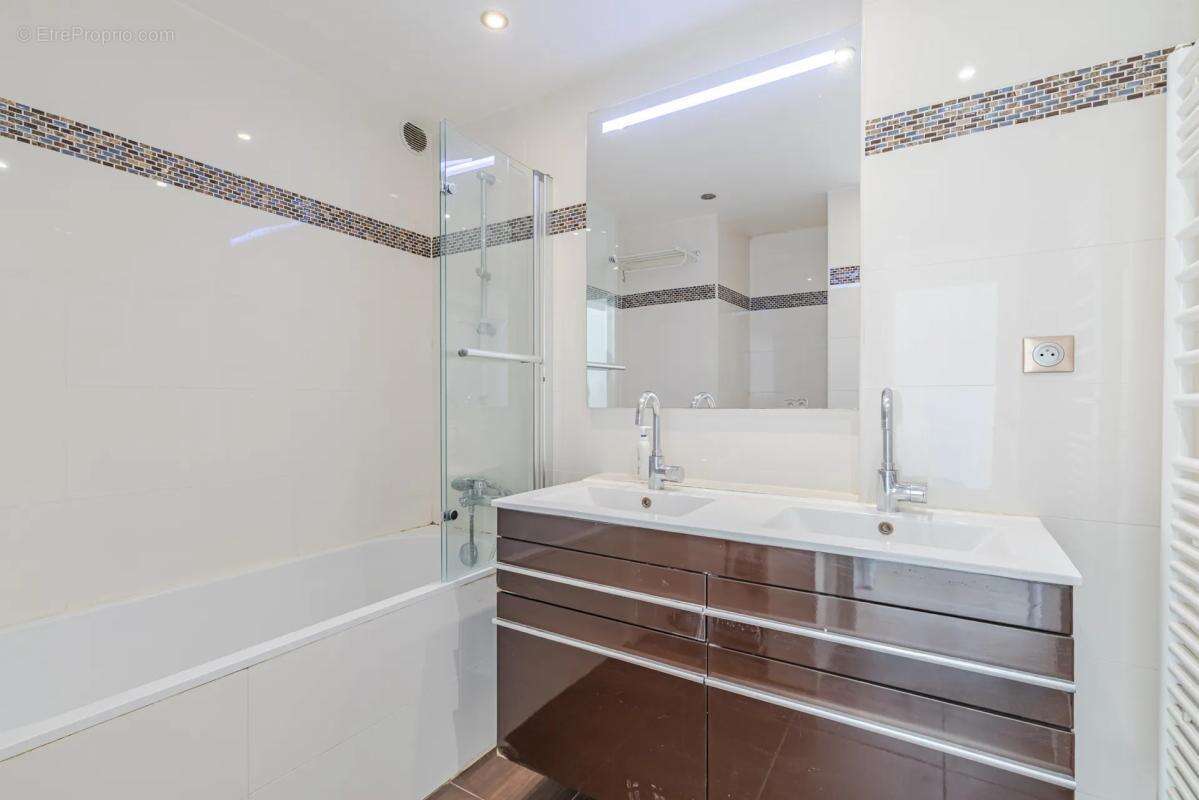Appartement à PARIS-19E