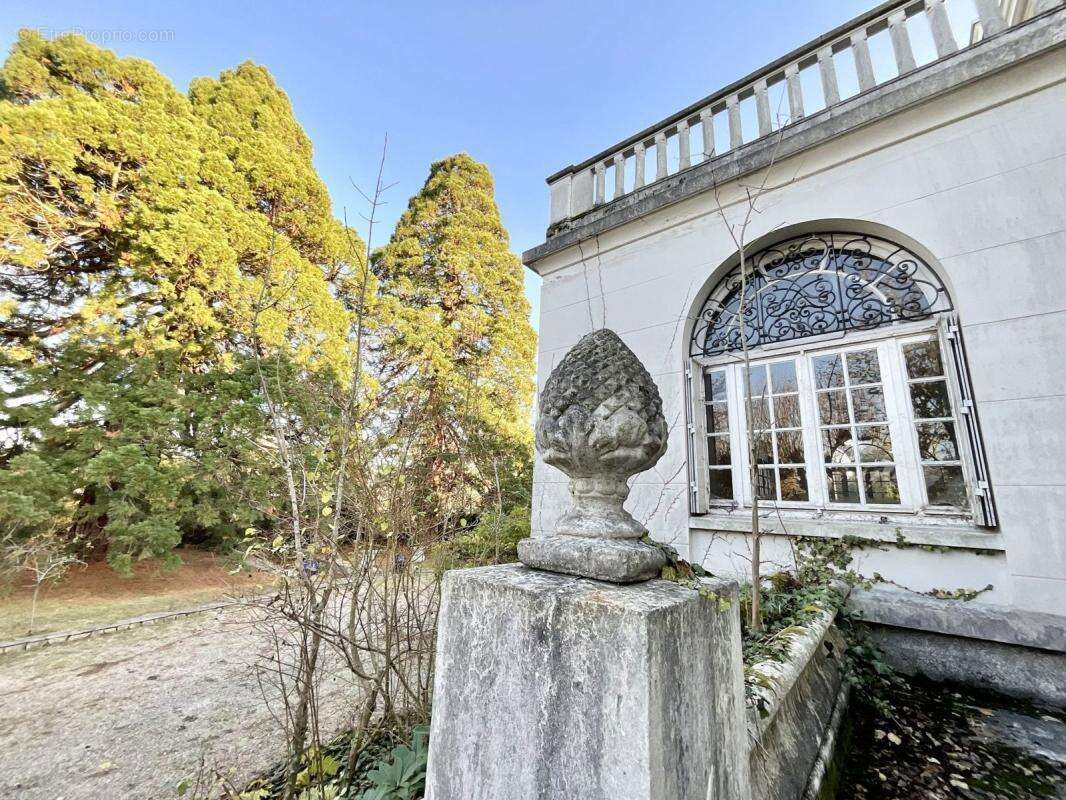 Maison à LA CELLE-SAINT-CLOUD