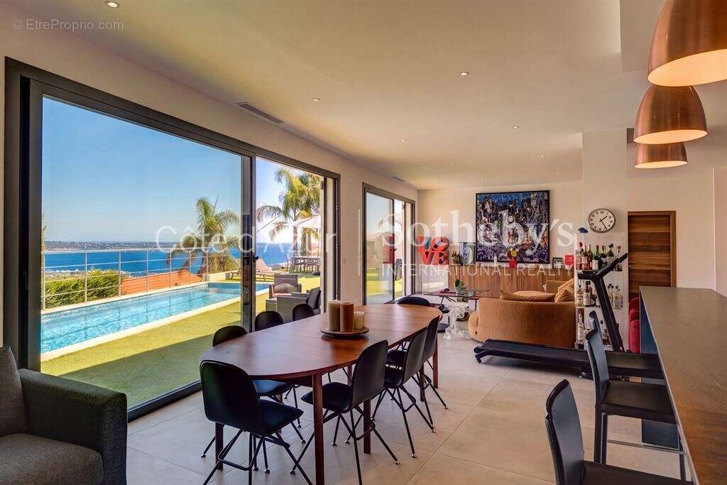 Villa contemporaine rénovée avec vue panoramique mer et Cap d’Antibes - photo 2